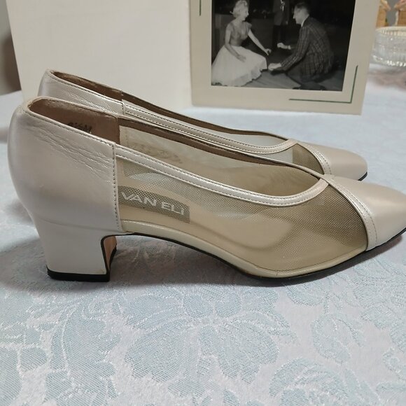 Retro Style Van Eli Pearl Colored Pumps Size 6 1/2 M - Picture 1 of 9